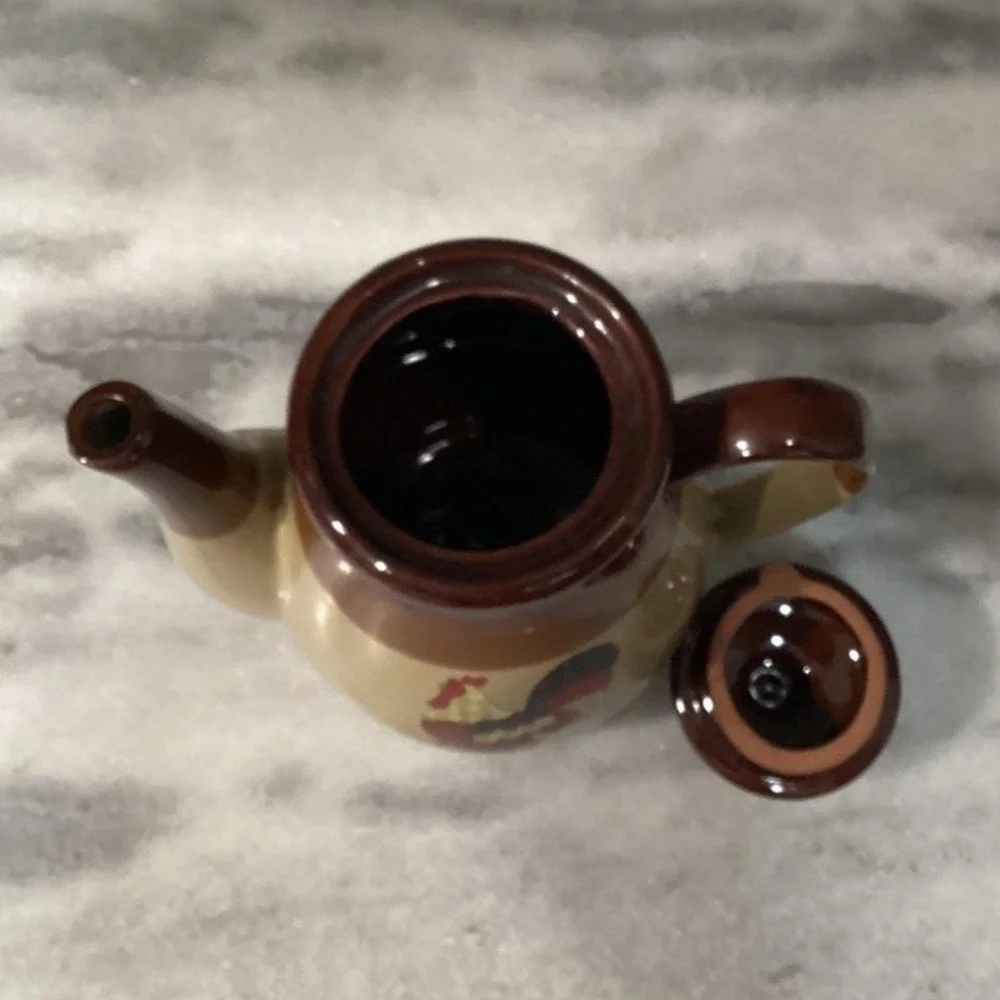 Tricolor Brown Large Teapot, Vintage Rooster 